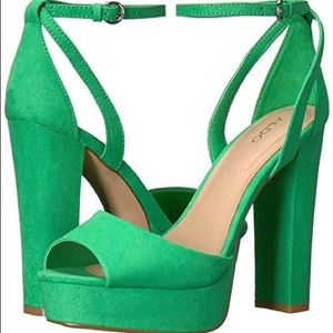 Green Olivarra sandals brand new!